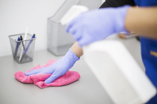 Professional Airbnb turnover cleaning for a modern apartment in Elephantandcastle