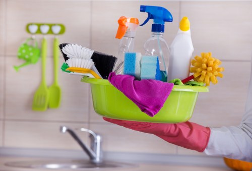 End of tenancy kitchen cleaning in Elephant and Castle property