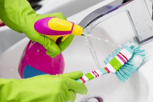 Detailed kitchen and bathroom deep cleaning in Elephant and Castle